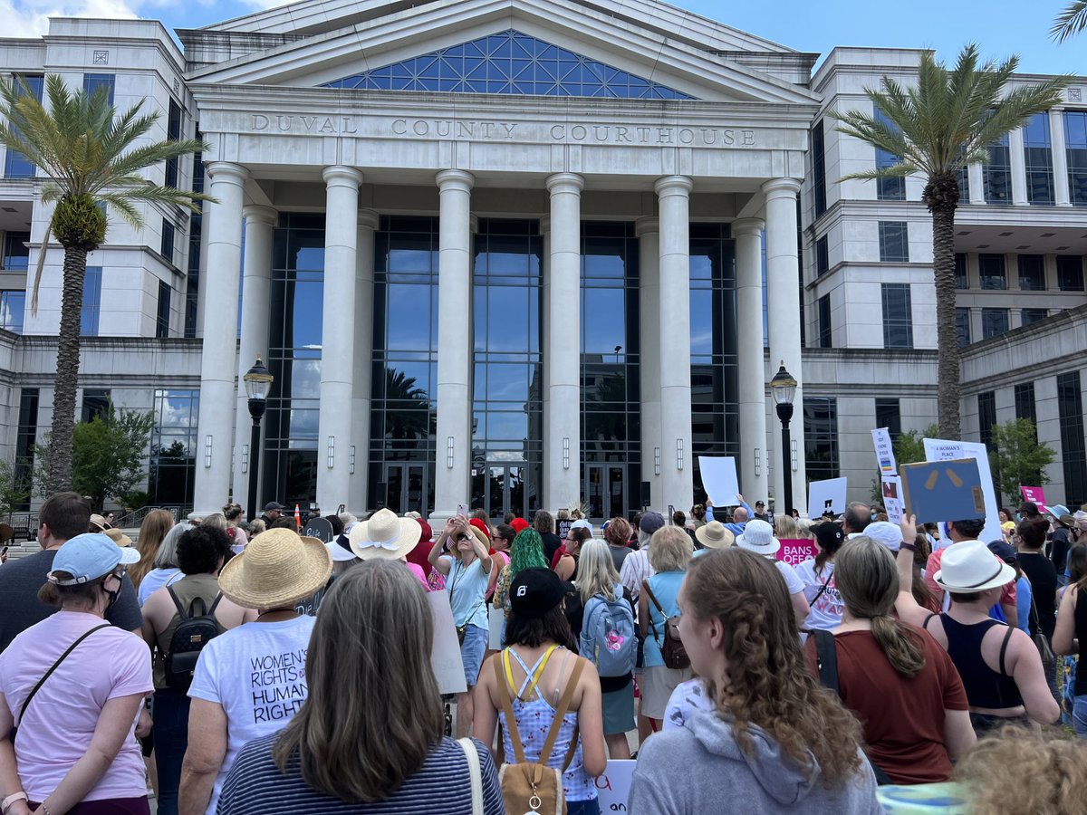 Rally for #choice ⁦@PPFA⁩ ⁦@DuvalDEC⁩ ⁦@NARAL⁩ #abortionishealthcare #blacklivesmatter