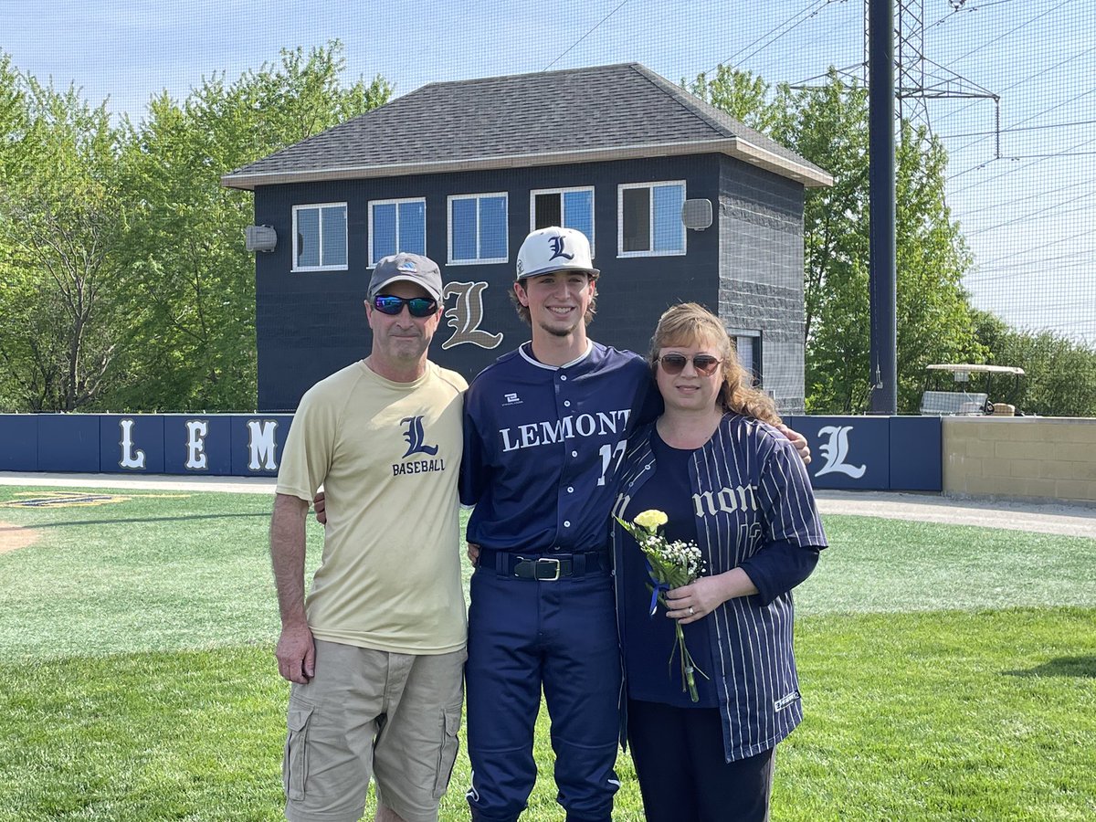 LHS210principal's tweet photo. Thank you @Lemont_Baseball seniors and their families for all you have done for our program #GoLemont #WeAreLemont @LemontAD https://t.co/v3g2MSeRNW