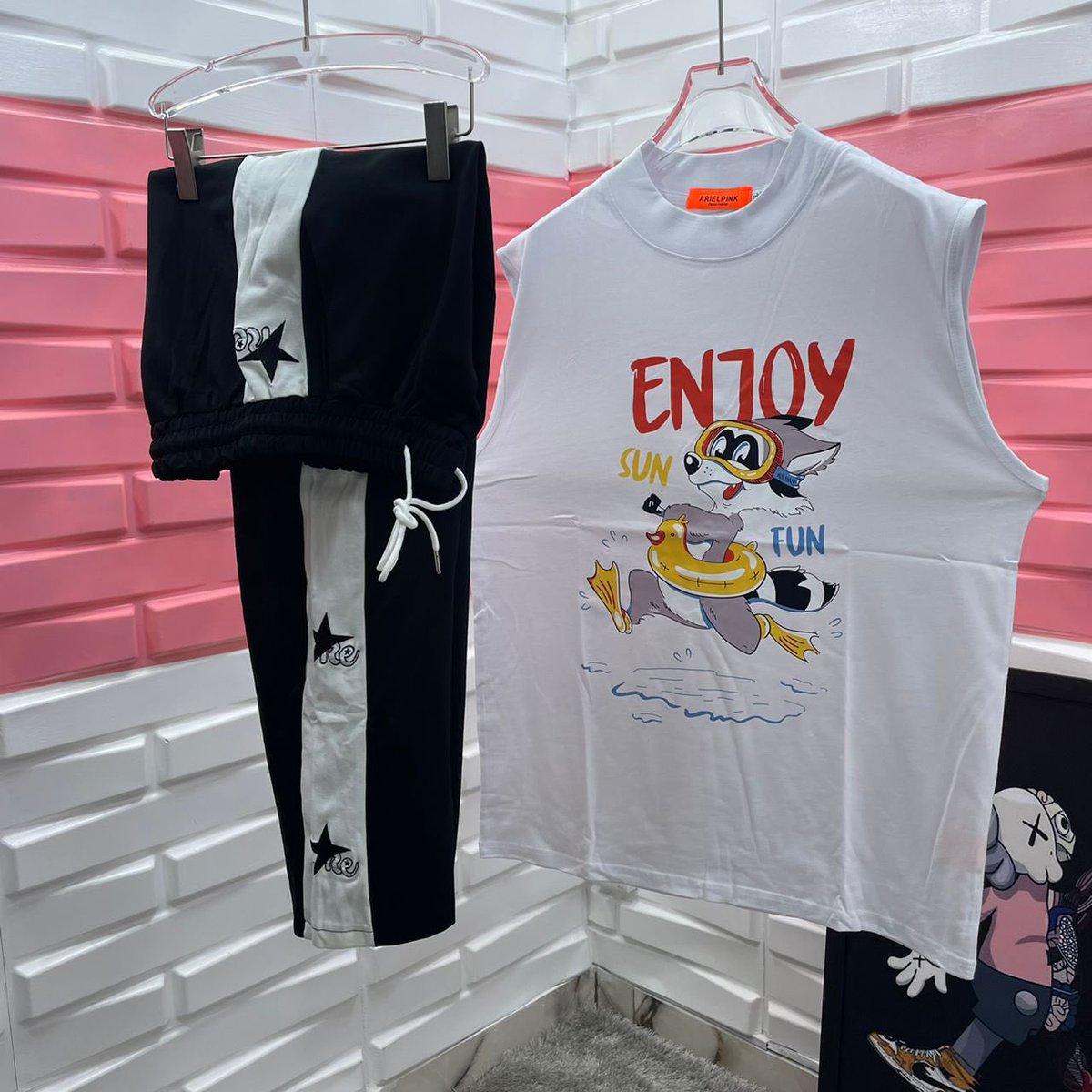 BlaisePlug's tweet photo. Weekend casuals 
Sleeveless shirts: 8000
Shorts: 9000
Joggers: 18000
#weekendvibes 
#mycloset
#shopwithstyle
#delivery https://t.co/zULPFN7100