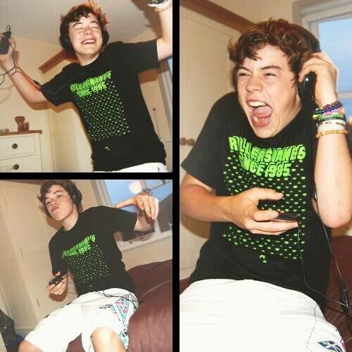 discoandkisses's tweet photo. me when Harry’s house by Harry Styles releases in 6 days !!!!🏡 https://t.co/h1WmolBVxo