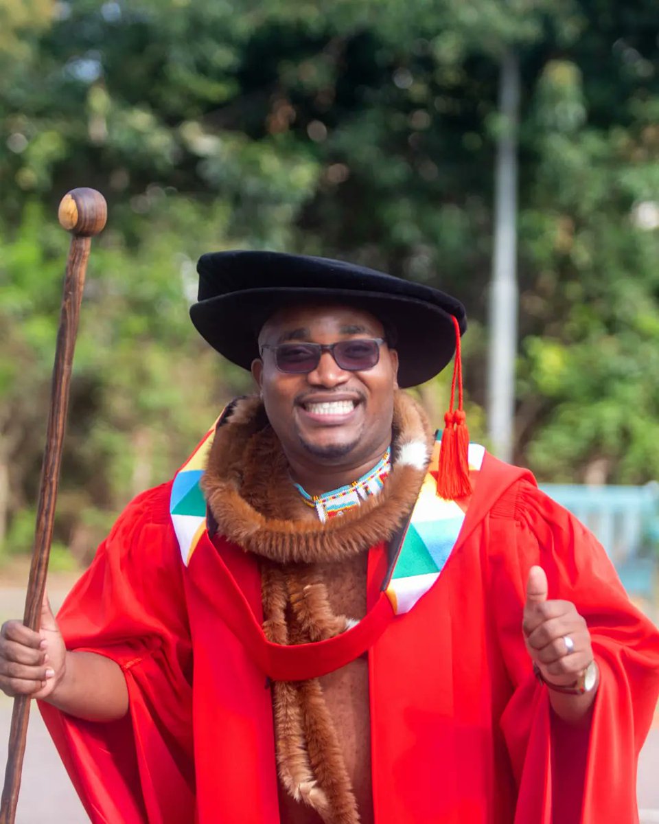 gamede_sanele's tweet photo. From doing Grade 10, 11, and 12 twice to Dr Sanele Gamede 🎓🎓🎓

The journey has not been easy but I can firmly say #ItsPossibleBecauseItsDoable

It is for that reason that I have put together this for you and I hope you will enjoy and be inspired 👇👇

https://t.co/AHgdbT6Oud https://t.co/pY6GAZGFtr