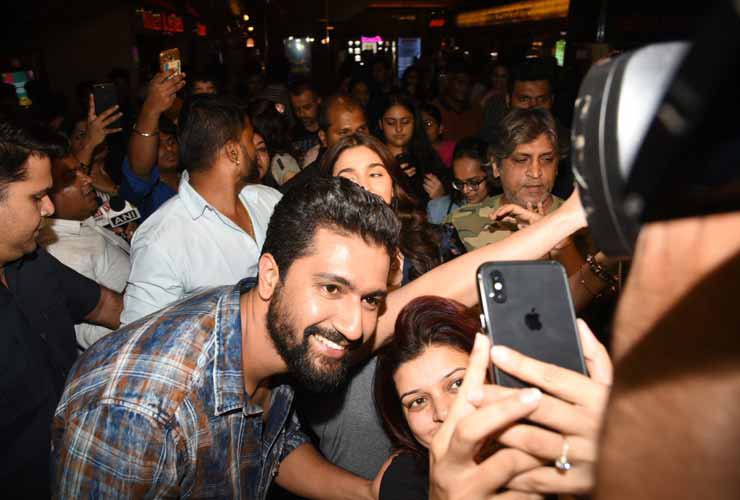 Kenix215's tweet photo. “I will keep working hard in future as well so that audience will keep showering their love upon me.”-#VickyKaushal https://t.co/t0htdhCQam