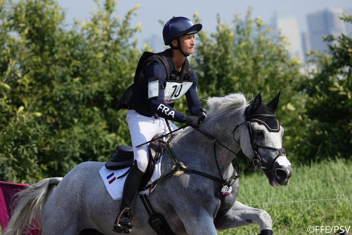 #Eventing Les Bleus en tête du CCIO 4*S de Pratoni del Vivaro 🇮🇹 après le cross grâce à 3 parcours sans-faute aux obstacles de <a href="/MaximeLivio/">Maxime Livio</a> &amp; Api du Libaire, Nicolas Touzaint &amp; Absolut Gold*HDC et Christopher Six &amp; Totem de Brecey. Résultats provisoires : bit.ly/3LdGP0j