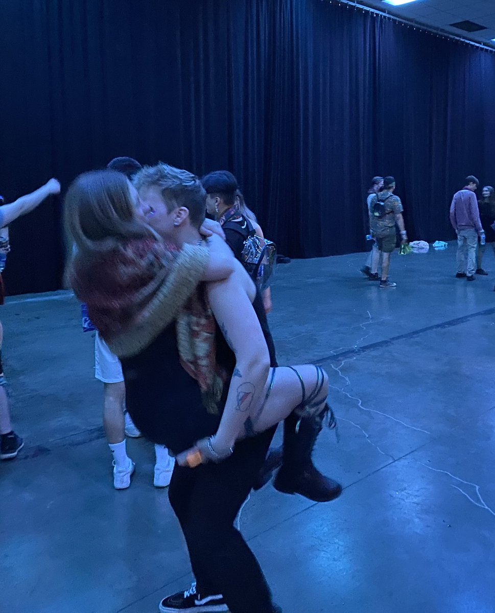 kodilaraeee's tweet photo. We love you @OfficialRezz 💘💘
@zacharyinhayler https://t.co/tywHTdrWzF