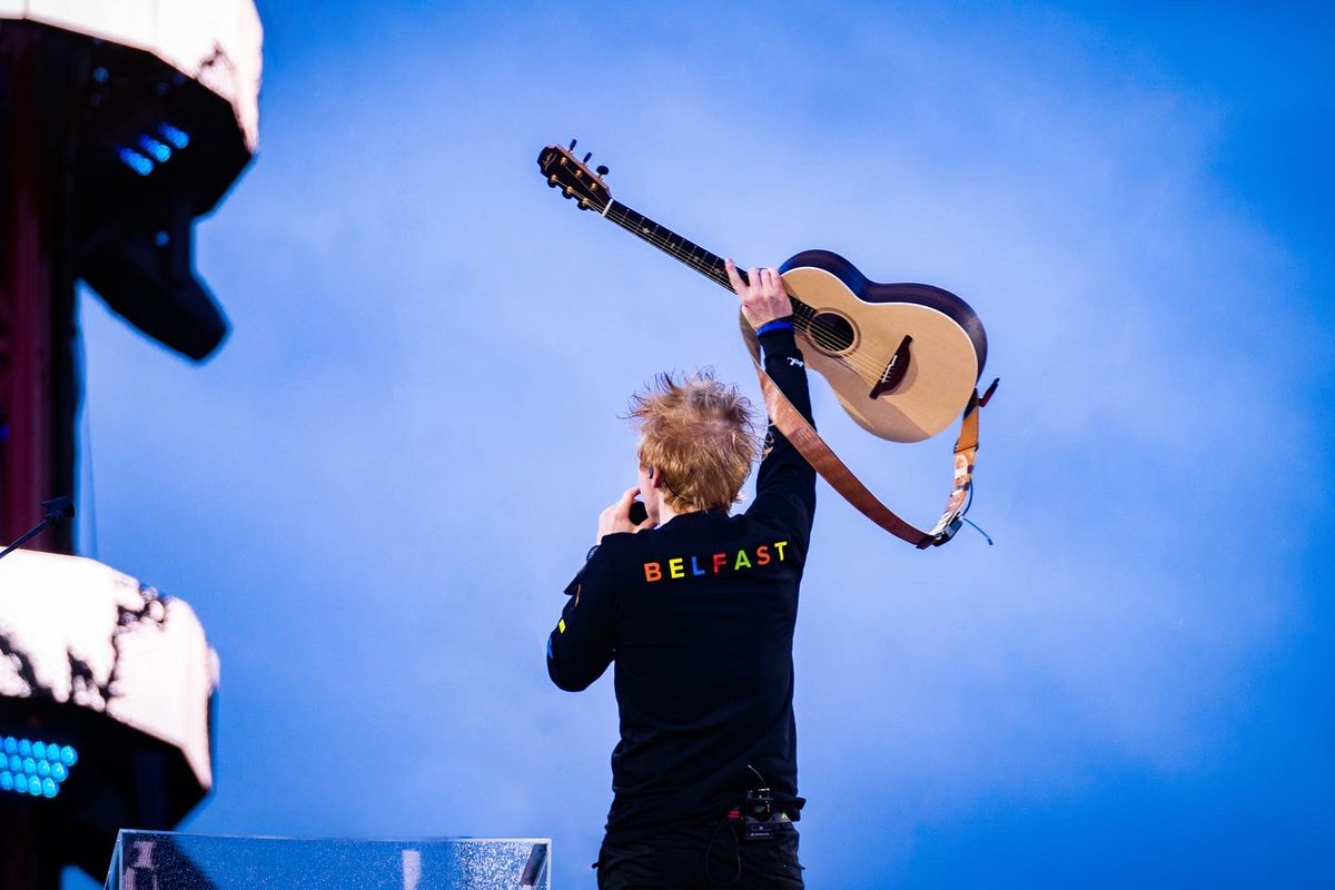 LowdenGuitars's tweet photo. Ed x Lowden + 80,000 Belfast fans = magic!  @edsheeran #sheeranguitars #edsheeran https://t.co/6swrS174m9