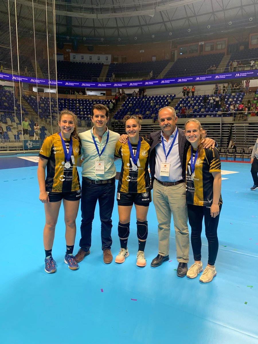 Enhorabuena! Para nosotros sois las campeonas! Nos habéis hecho soñar! Gracias por la confiar en nosotros para vuestra recuperación!

<a href="/RocioR_7/">Rocio Rojas Asensio</a>  <a href="/mariaperez_07/">María Pérez</a> @sarabb_93 <a href="/AlejEspejoReina/">Alej Espejo Reina</a> 

⚫️⚪️#somospanteras #rugeconmigo #ehfeuropeancup