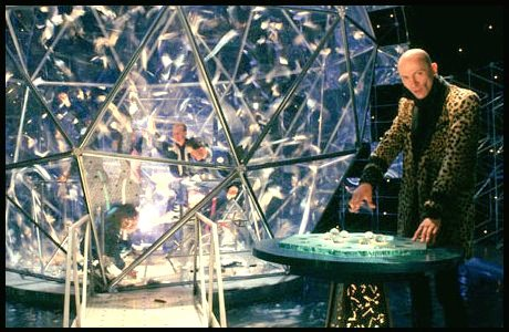 The UK went with a familiar style of staging this year... 👀 #Eurovision
