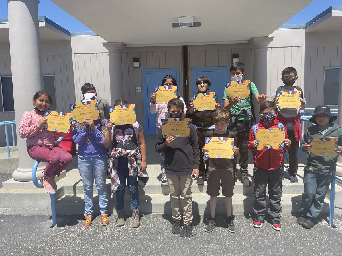 Otero_Fern's tweet photo. Robotic classes were super fun to teach. 3rd round of Saturday school academies ended today for the @AlisalUSD . It was a pleasure seeing all the kids this year fully engaged in the programs. Until next year ✌🏼🤖🚀👾@CoderDHartnell @hartnellmaa   @dr_loyalions https://t.co/DRydUI1pKT