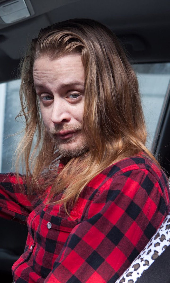macaulay culkin #eirovizija https://t.co/LThKlGrDfs