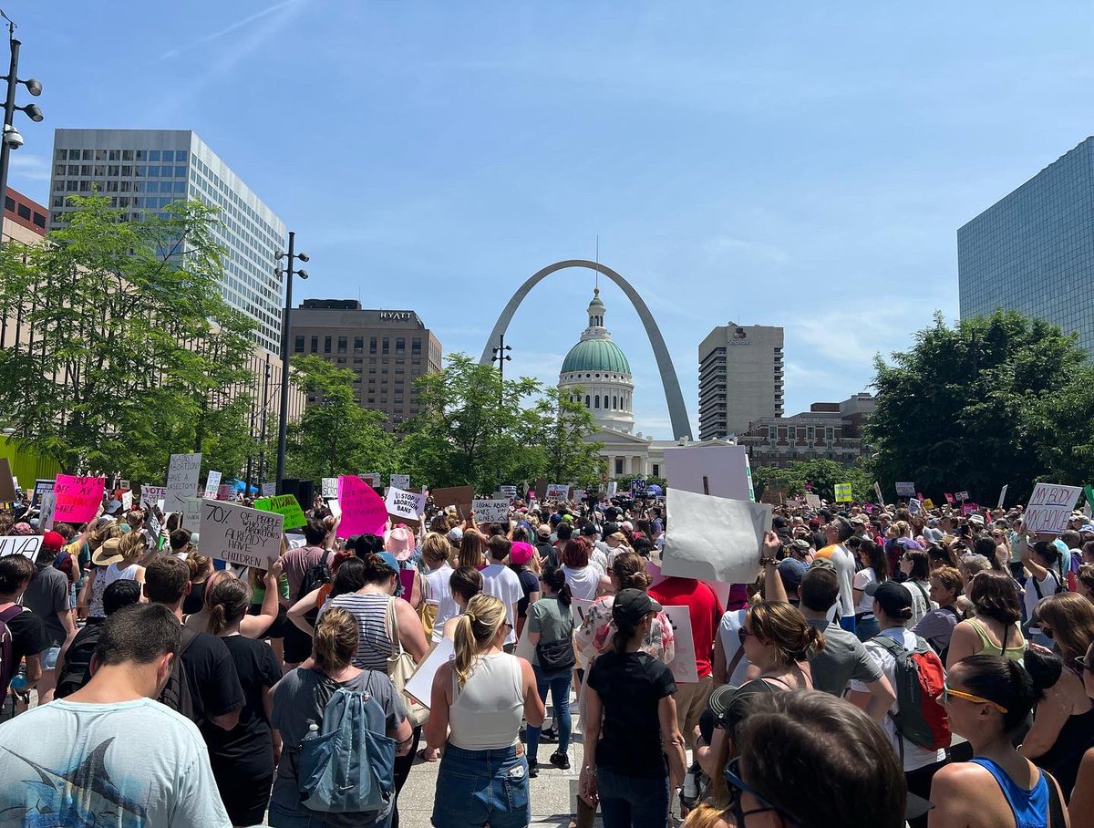 STLstyle's tweet photo. Resist in STyLe, St. Louis! Impressive turnout in support of reproductive rights downtown today! #TakeNoShit #ResiSTL #STLforChoice #ProRoe #ProChoice https://t.co/HikwzNHNHU