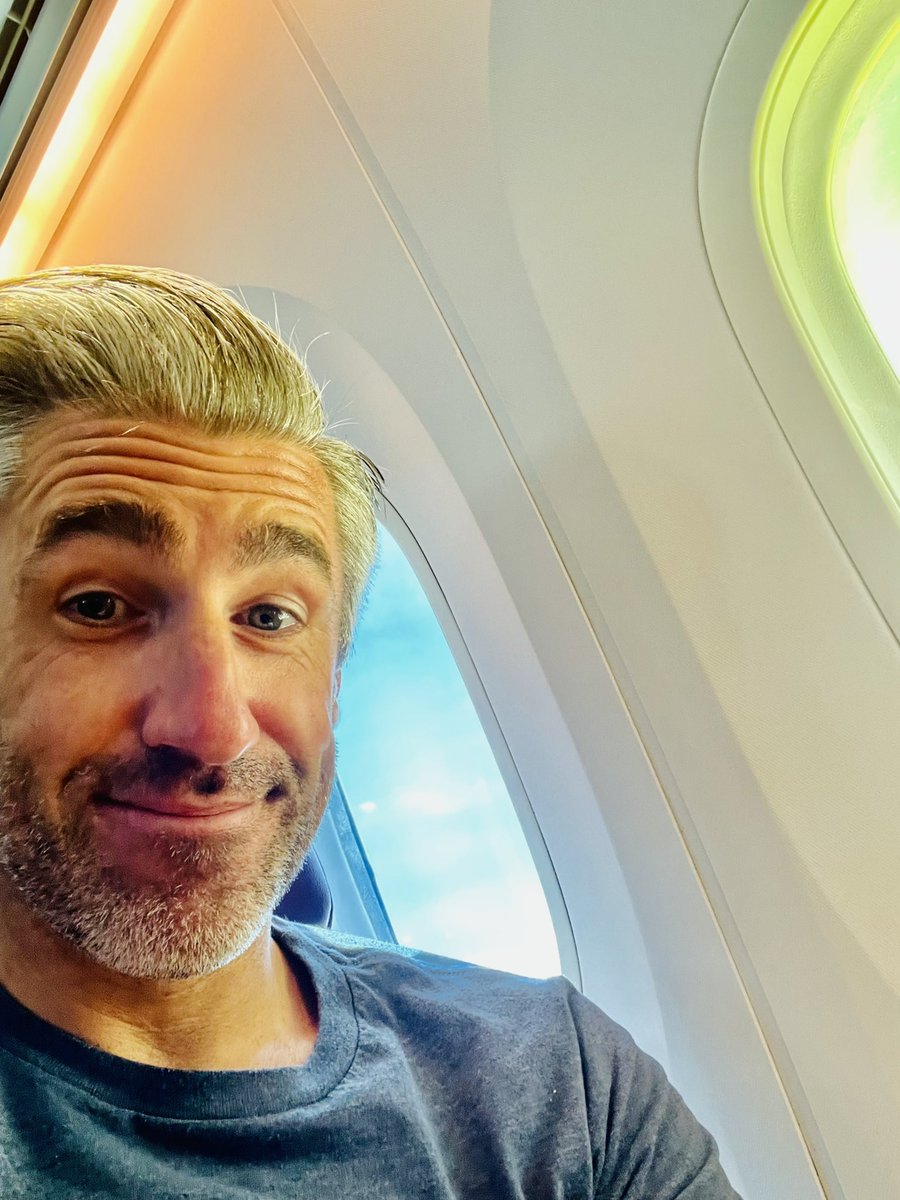 shaun_mccarthy's tweet image. That was a great 24 hours visiting some of my favorite people (wife, kids and dogs - unfortunately not the 🐐)!! Here we go again though @united, #Mobile360 bound. #TeamMIG