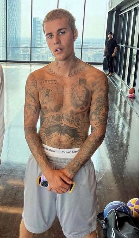 ghostlybieber94's tweet photo. Oh Not this from 2018 https://t.co/8w0zHRczmR