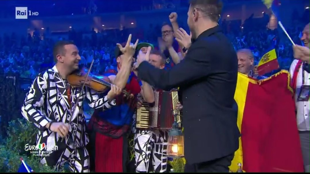 aleferaz's tweet photo. I MOLDAVI CHE URLANO "ITALIA AMORE MIO CHE FIGATA" UFFICIALMENTE ADOTTATI

#Eurovision #Eurovision2022 #EscIta https://t.co/8Gta0KXSau
