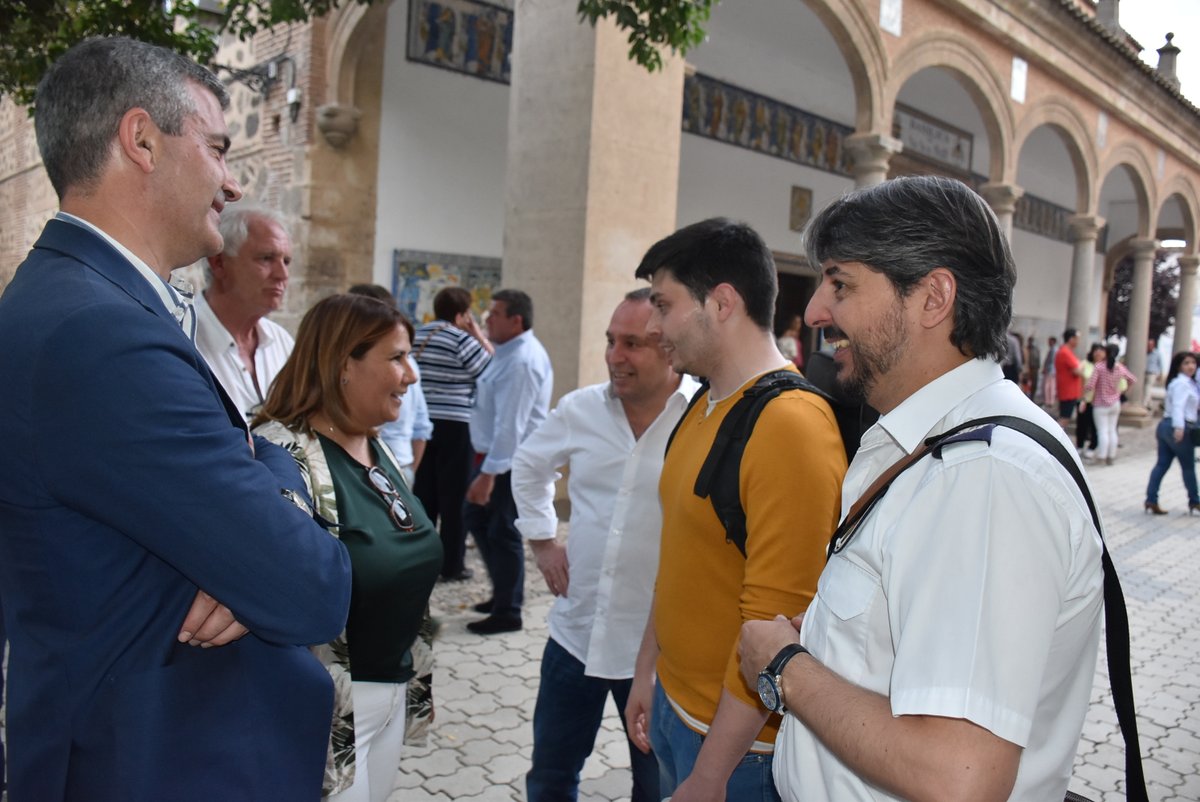 TitaElez's tweet photo. Quiero felicitar al director Jerónimo Castelló por la composición que ha estrenado en Talavera en honor a Tomás Rufo, que ha toreado en la corrida mixta de este sábado en la Plaza de Toros de Talavera. Gracias a la @BandaMusicaTala por la interpretación de este pasodoble. https://t.co/fk2gjmte00