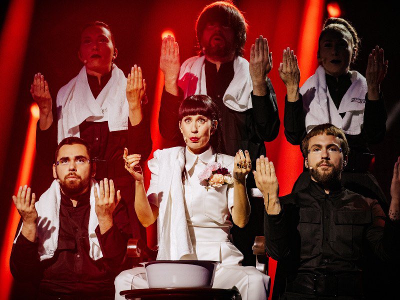 MdcnCabreada's tweet photo. CUANDO TE LAVAS PARA QUIRÓFANO Y ESPERAS LA BATA Y LOS GUANTES
#Eurovision https://t.co/HC95Fudf9u