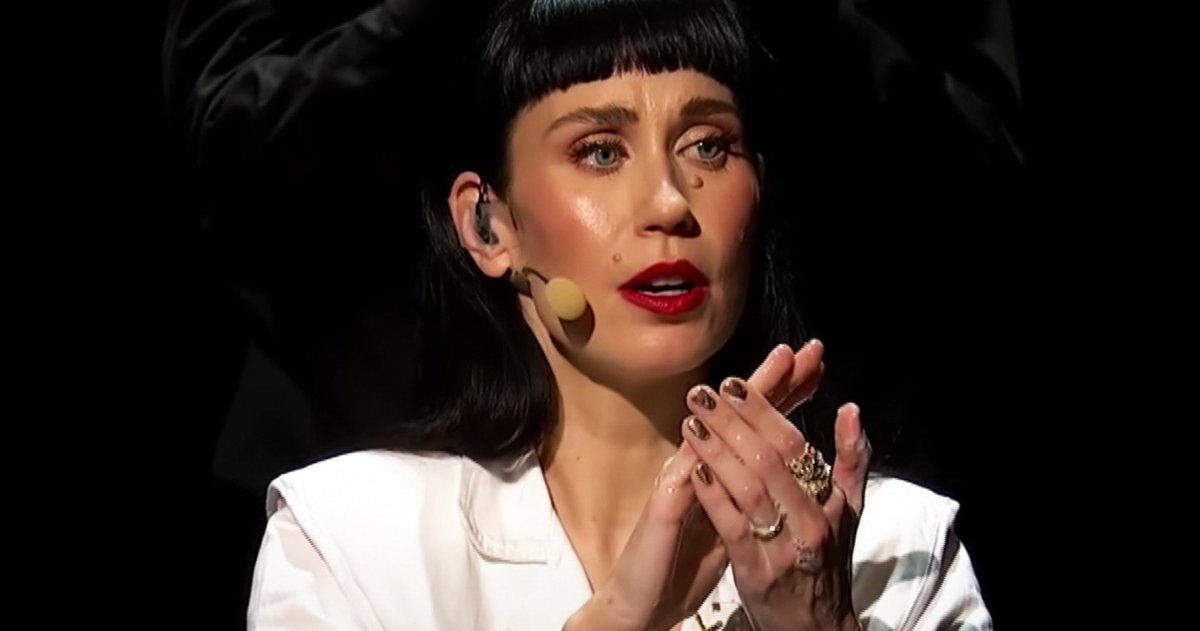 Þóra Arnórs stýrði kappræðum í #X22 í gærkvöldi og er svo mætt á sviðið í #12stig núna. Ótrúleg kona. 💪