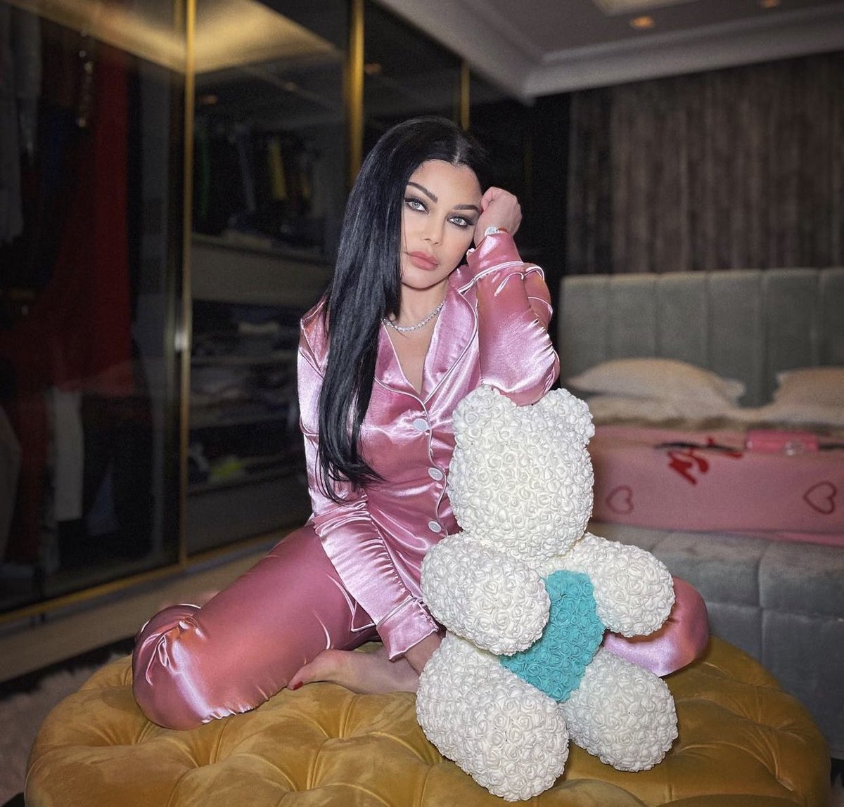 Celebs__Arabic's tweet photo. هيفاء وهبي –50 سنة– عبر انستغرام اليوم ❤️ https://t.co/HilbvF2hFq