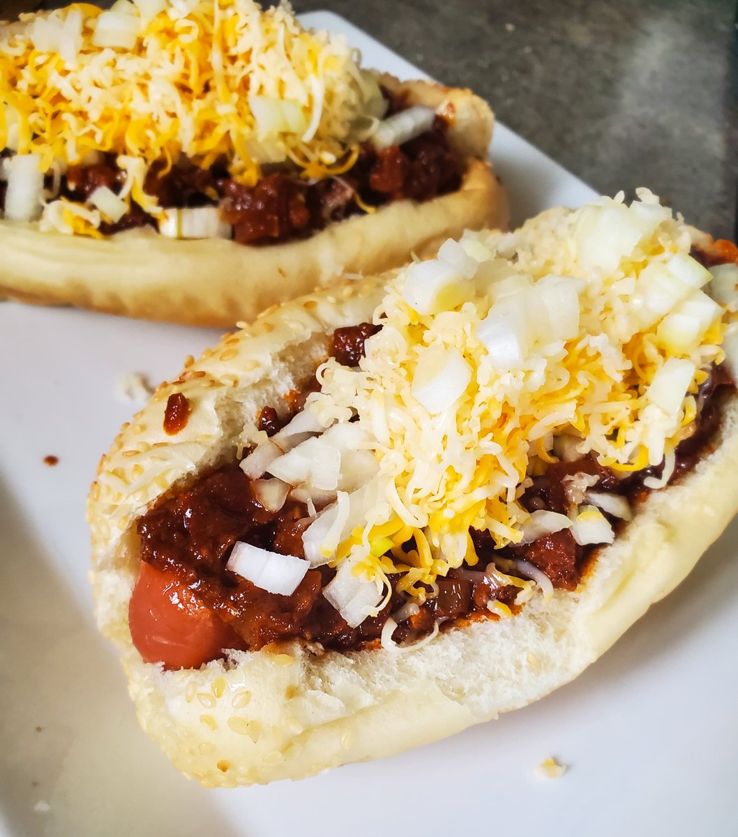 happyveg1986's tweet photo. https://t.co/5IjwcrDNbK
What's for dinner? How about my Cinci Chili Dogs? Jumbo #veggie dogs smothered in rich, cinnamony #chili & topped with diced yellow onions & old marble ched.
Fire up those grills!
#vegetarianrecipes #chilidogs #veggiedogs #recipes #vegetarianeats #Food https://t.co/YWyaKemHF7