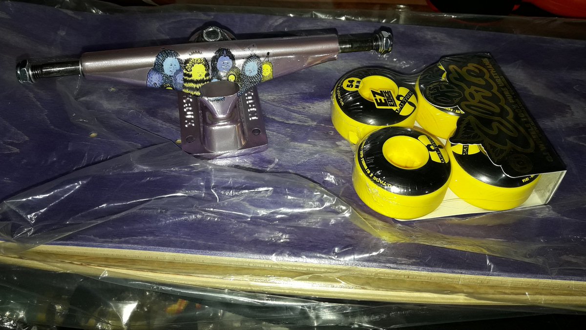 @kruxtrucks de @NoraVExplora, #Wheels @OJWHEELS y #Skateboards @muckefuckskate &
@BDskateCo.
#Skates #Personalizados by #AdrycsCove.
#Cantabria
#NorthernSpain