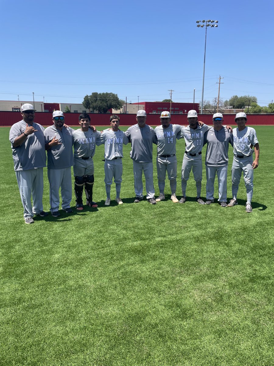 CoachRoiz's tweet photo. Unbelievable Journey Mavs⚾️ Proud and Bless to say we our Mavericks💪🏼Seniors thank you for your Commitment and Dedication to make our program a Culture of Purpose🙏🏻 Historical Season 29-4🔥Back to Back District Champs for the first time in school history🔥
MuchLove&amp;Respect
#GMR❤️ https://t.co/O3QXZf1v0o