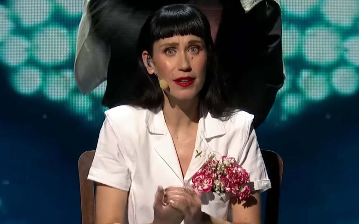 nurialavinn's tweet photo. me encanta que la de serbia sea igual que tori de heartstopper LMAO #Eurovision https://t.co/NObLR6aaRM
