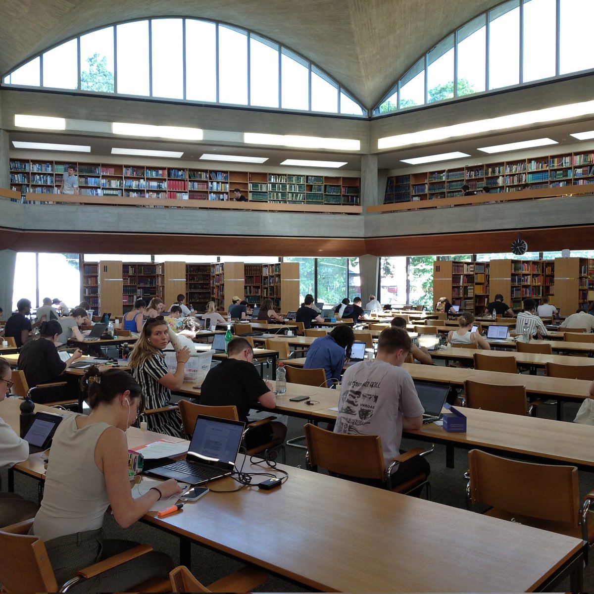rox_more's tweet photo. Basel University Library, architect Otto Heinrich Senn, year 1968 #Architektur #basel #architecture #architekturwoche #openhousebasel #OpenHouse #library #librarytwitter #Switzerland https://t.co/JRuHhXV8xQ