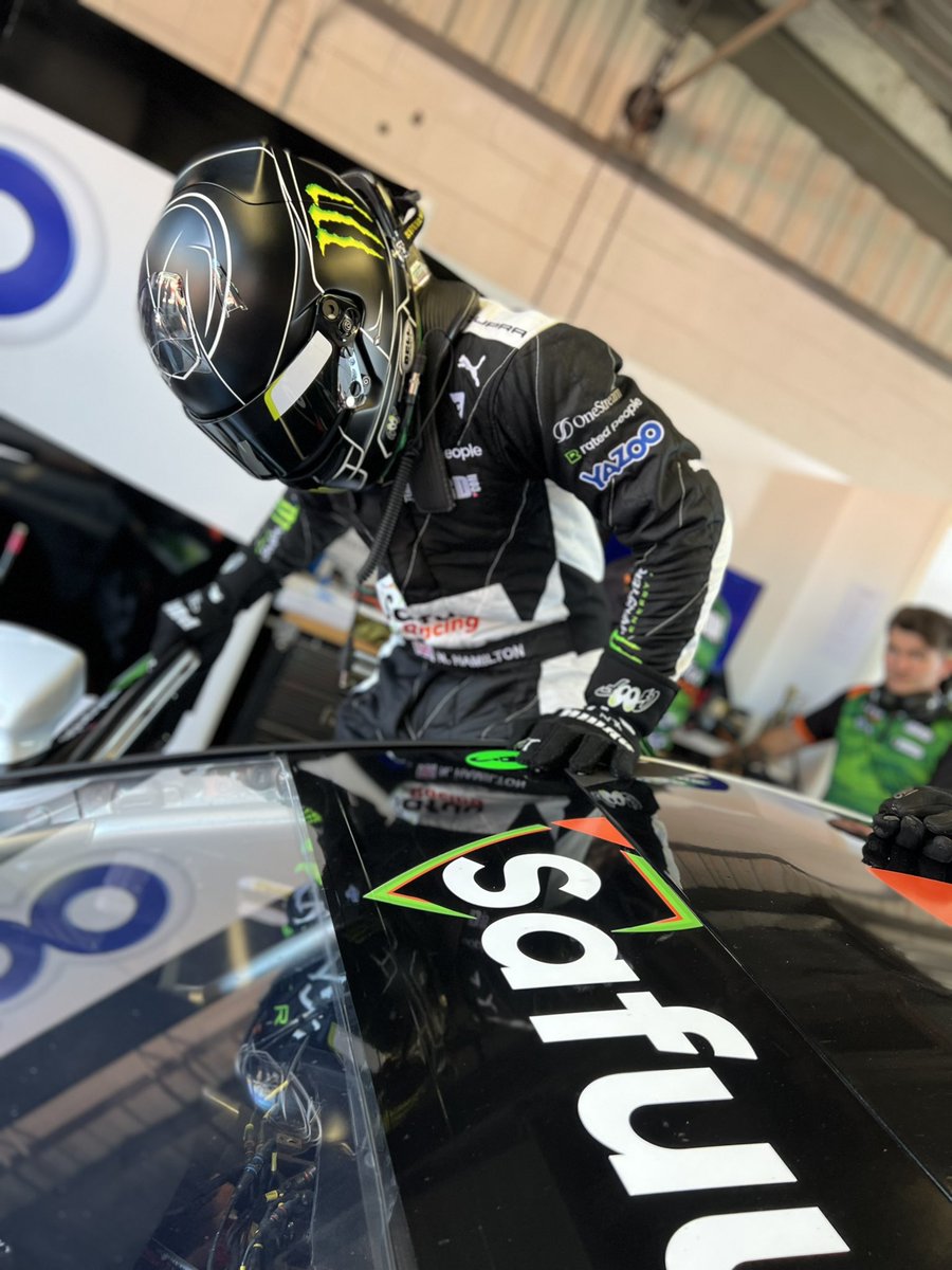 Tomorrow is a new day.. we go again 🧡💚 #BrandsHatchIndy #SRT #SafuuRacing #TeamSafuu #BTCC #Nicolas28 #Aron40 @nicolashamilton <a href="/AronTaylorSmith/">Árón Taylor-Smith</a> <a href="/TeamHardRacing/">Team HARD. Racing™</a>