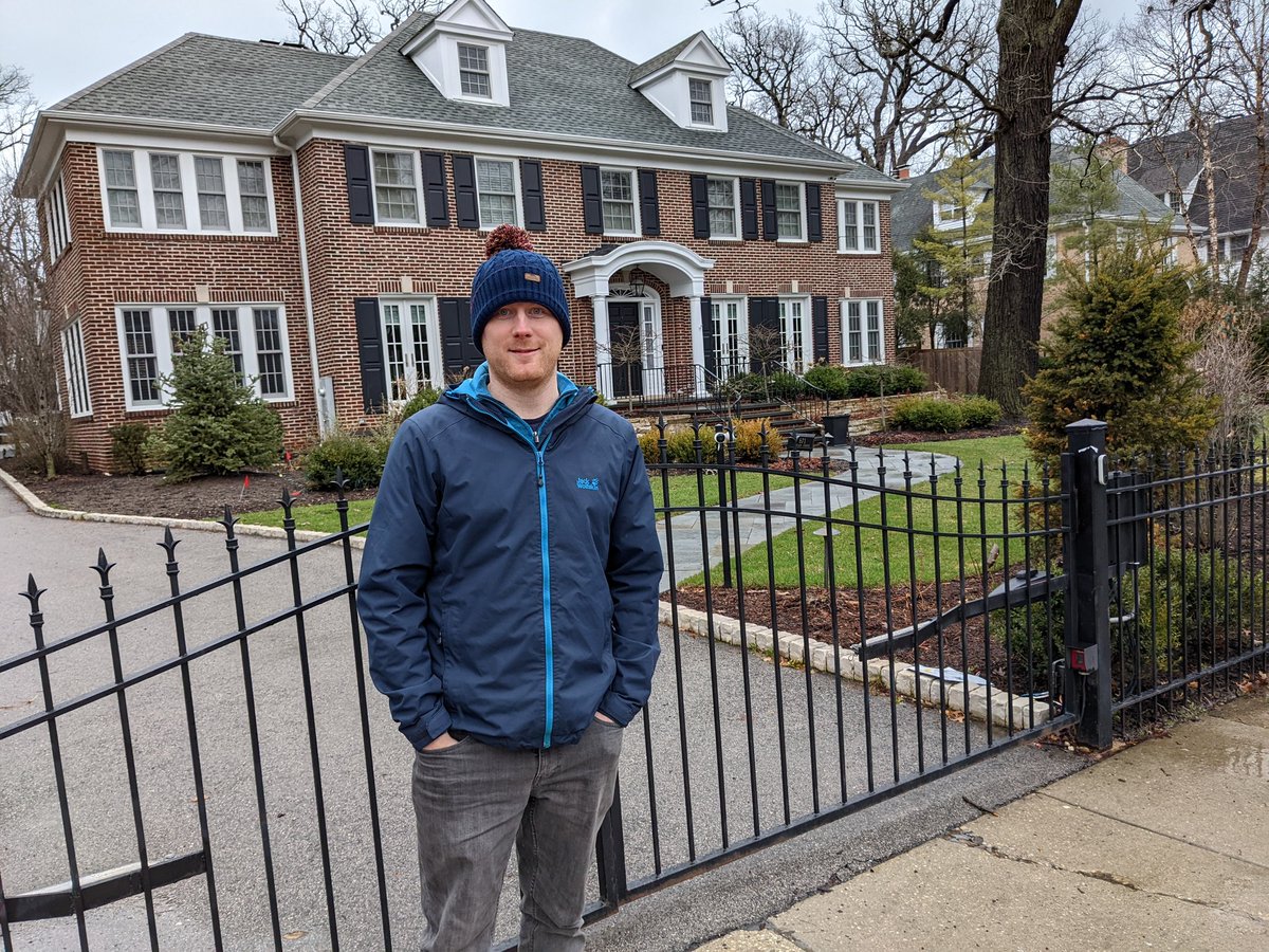 craighen24's tweet photo. @absoluteradio @chicagotown @SarahChampion Was in Chicago a few weeks back you have forgot THE go to place #homealone https://t.co/re90G59MVd