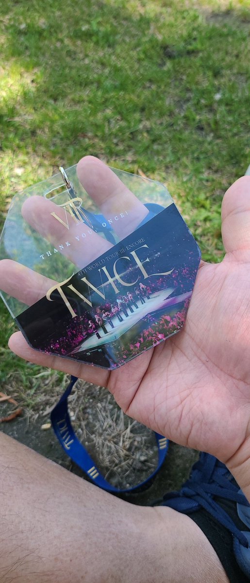 tphamBU's tweet photo. And we are heeeeere! #TWICE_4TH_WORLD_TOUR_ENCORE #TWICE https://t.co/SilnsosKgd