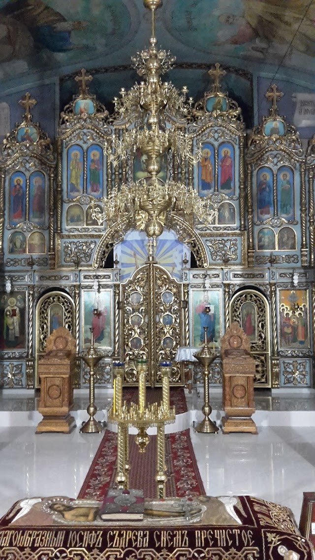 ChurchesOfNote's tweet photo. 🇲🇩 - Biserica Sf. Arhangheli; Strada Sfinții Voievozi 16, Nisporeni, Moldova
https://t.co/YY0c4Asa90
#Nisporeni
#Moldova
#VisitMoldova
#ChurchesOnTwitter
🧵 1/ https://t.co/H3vgtoh83d