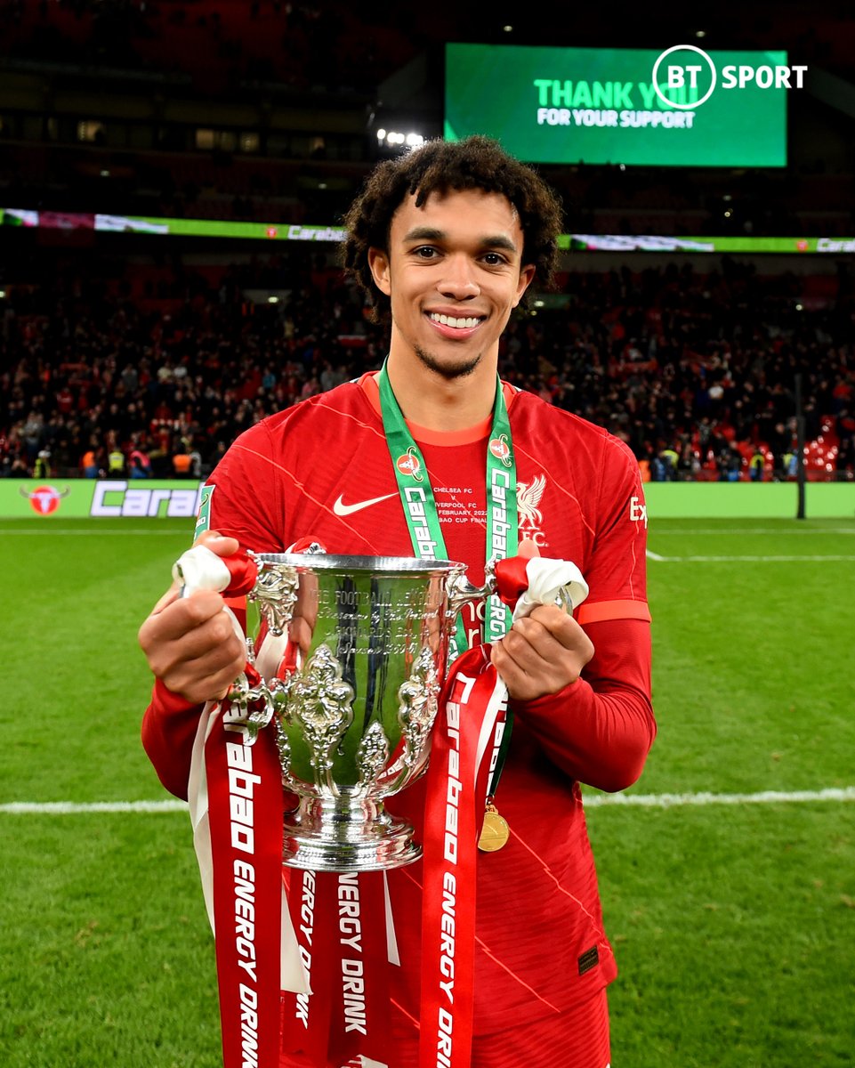 footballontnt's tweet photo. 🤩 Golden Boy 🤩

FA Cup, Premier League, Champions League, Carabao Cup, Super Cup, Club World Cup 🏆

Trent Alexander-Arnold becomes the youngest English Men's player to win every available trophy at club level 🌟 https://t.co/utVGV58iH0
