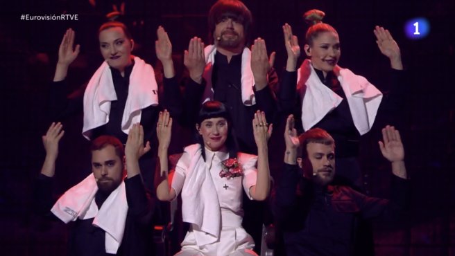 Cuando te llevas las toallas del hotel y te pillan y pones de excusa que las vas a utilizar para una actuación
#Eurovision