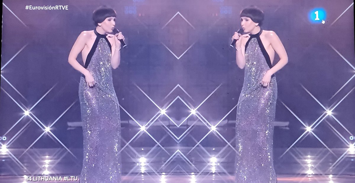 sandraxbenedet's tweet photo. ¿El diseñador gráfico de Eurovision de este año se ha sacado el título en Picsart o cómo está la cosa? #Eurovision https://t.co/NtjPA86nx1