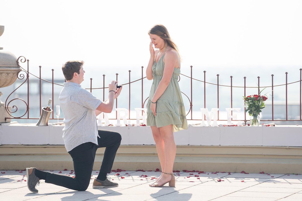 PeabodyMemphis's tweet photo. Surprise proposals are the best!! LOVED meeting you @abloom5 and @peggyjoy17
Canโt wait til you say โI do.โ ๐
https://t.co/gyBcnlqABk
๐ธ @mattpphoto1
#engaged #justgotengaged #surpriseproposal #proposal #weregettinghitched #weddingwire #peabodymemphis #memphisweddingvenue https://t.co/fGoZdCpYMY