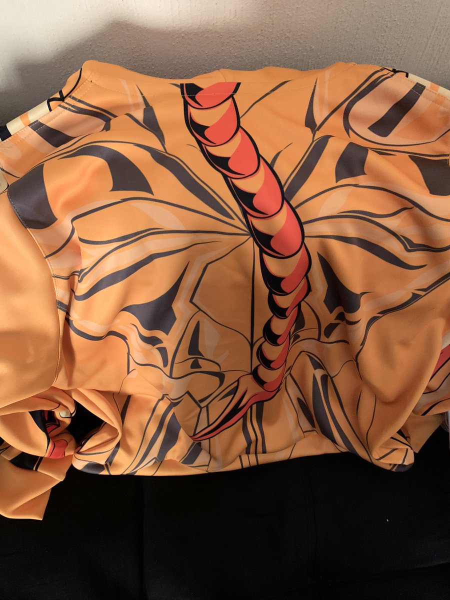 ZeichiGames's tweet photo. Llegó mi armadura dorada 😀 #befreaky Gracias @FreakyStoreMX el diseño está increíble 

#saintseiya https://t.co/KMH1mtfbAt