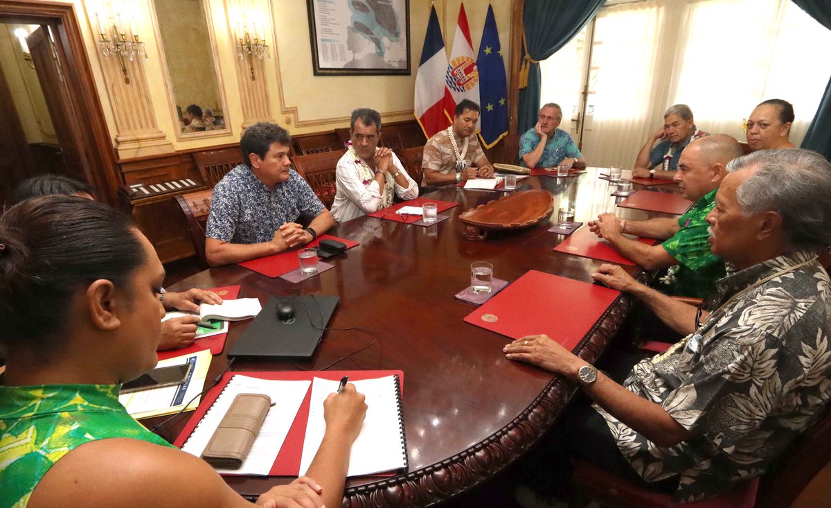 ForumSEC's tweet photo. Action on the oceans-climate nexus with the Ocean leaders of tomorrow and today, Forum SG, Oceans commissioner Henry Puna is in French Polynesia at the #blueclimate Summit. #SDG14 @PacOceanComm @BlueClimate https://t.co/1C2vN5syYC