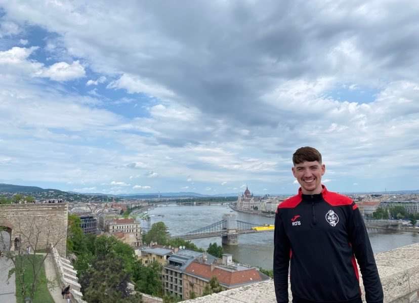 All roads lead to St Coleman’s Park 😜
Our midfielder Ryan O Gorman supporting the lads all the way from Budapest ahead of tomorrows big game! ⚫️🔴⚫️🔴