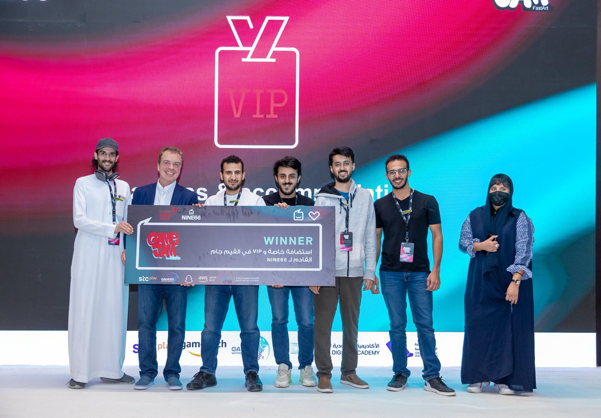 MeshalGame's tweet photo. اول Game Jam اشارك فيه والحمدلله فزنا بأفضل لعبة واستضافة VIP في #GJFastArt الجاي

افضل فريق 👑 @spoilzgames https://t.co/SwSPbi5ysL