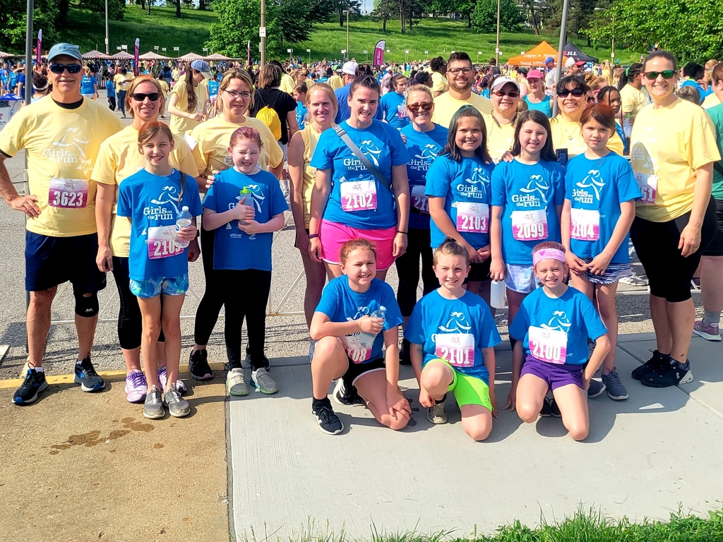 NikePrincipal's tweet photo. Nike Elementary's Girls on the Run did amazing at their 5K today at Forest Park! We are so proud of the girls and thankful for everyone who ran with them. #mvnation #girlsontherun https://t.co/QwaLAhyUp7