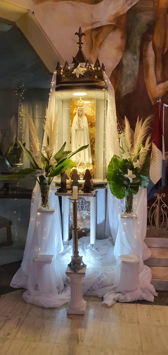Nuestra Señora de Fátima, te amamos con todo nuestro corazón. 
Por favor ruega por nosotros..