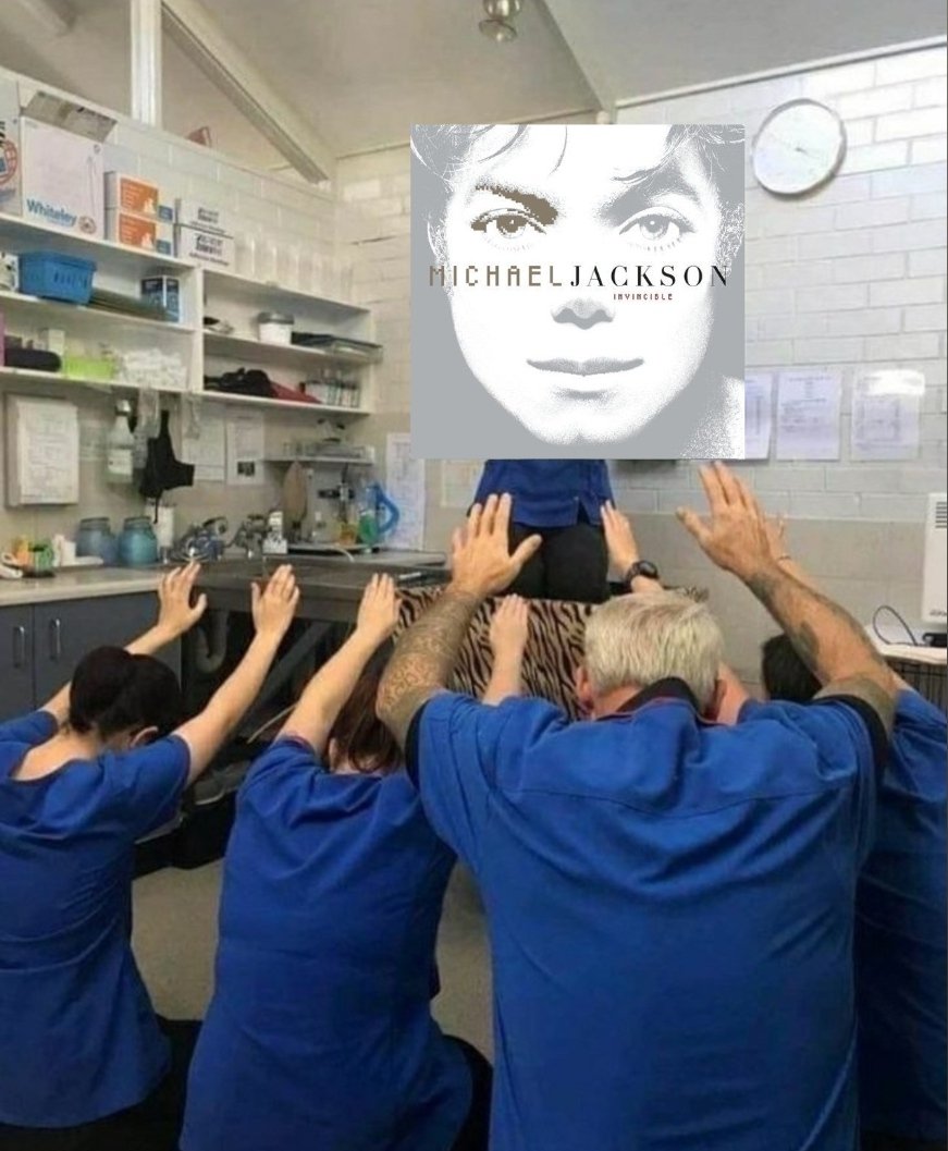 sebasmjjj's tweet photo. No pude estar en la #InvincibleStreamingParty pero quiero expresar mi amor absoluto por ese álbum precioso del bien. https://t.co/TxwDOaE11d