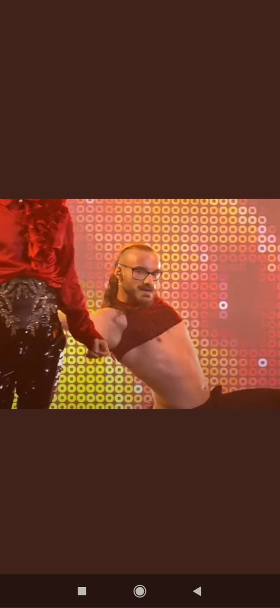 lauranav12's tweet photo. Es LITERALMENTE el Xokas @elxokas #eurovision #ESC2022 https://t.co/ZQhYyvqhKq