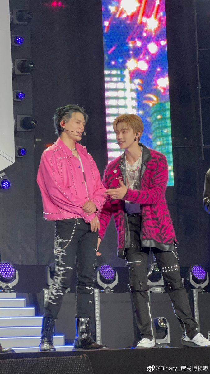 LJNFEED's tweet photo. cute #JENO and jaemin💙💗 https://t.co/pOVC4nkqDW
