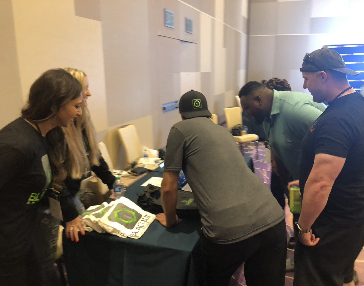 BlackBoxStocks's tweet photo. Weβre having a great time at the @FinTwitConf in Las Vegas, and especially love getting some FT with our @BlackBoxStocks members who came out to represent! Youβre the best!! πππ #FinTwit2022 #FinTwit #Team_BlackBox https://t.co/pumhMhNqvd