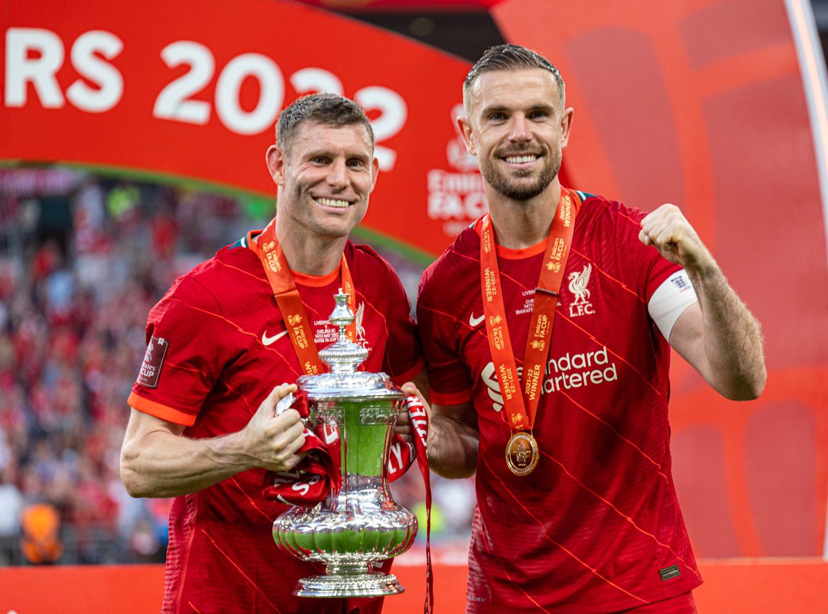 JamesMilner's tweet photo. What a team, thanks for the incredible support🔴. Never get bored of a Hendo shuffle😍
#YNWA
#loveitskip https://t.co/V5wivAdrqL