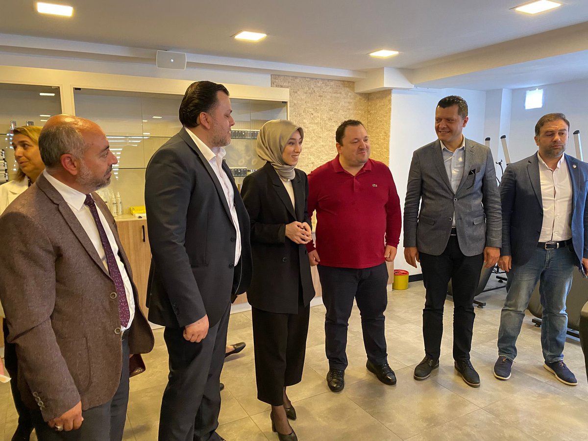 M.vekilimiz <a href="/RumeysaKadak/">Rumeysa Kadak</a> ilçe bşkyrd <a href="/serkann76/">Serkan Yıldırımtaş 🇹🇷</a> <a href="/ozgurpolat5252/">Özgür POLAT</a> ilçe milli eğitim Müd. ve teşkilatımızla Altıer Moda ve Güzellik Akademisini ziyaret ederek genç kardeşlerimizle bir araya geldik. <a href="/SerkanSelamet/">Serkan Selamet</a> ve ekibine teşekkür ederiz <a href="/Akbakirkoy/">AK Parti Bakırköy</a> <a href="/tmazlumoglu/">Tülin Mazlumoğlu Kestane 🇹🇷</a> <a href="/akpartiistanbul/">AK Parti İstanbul</a>