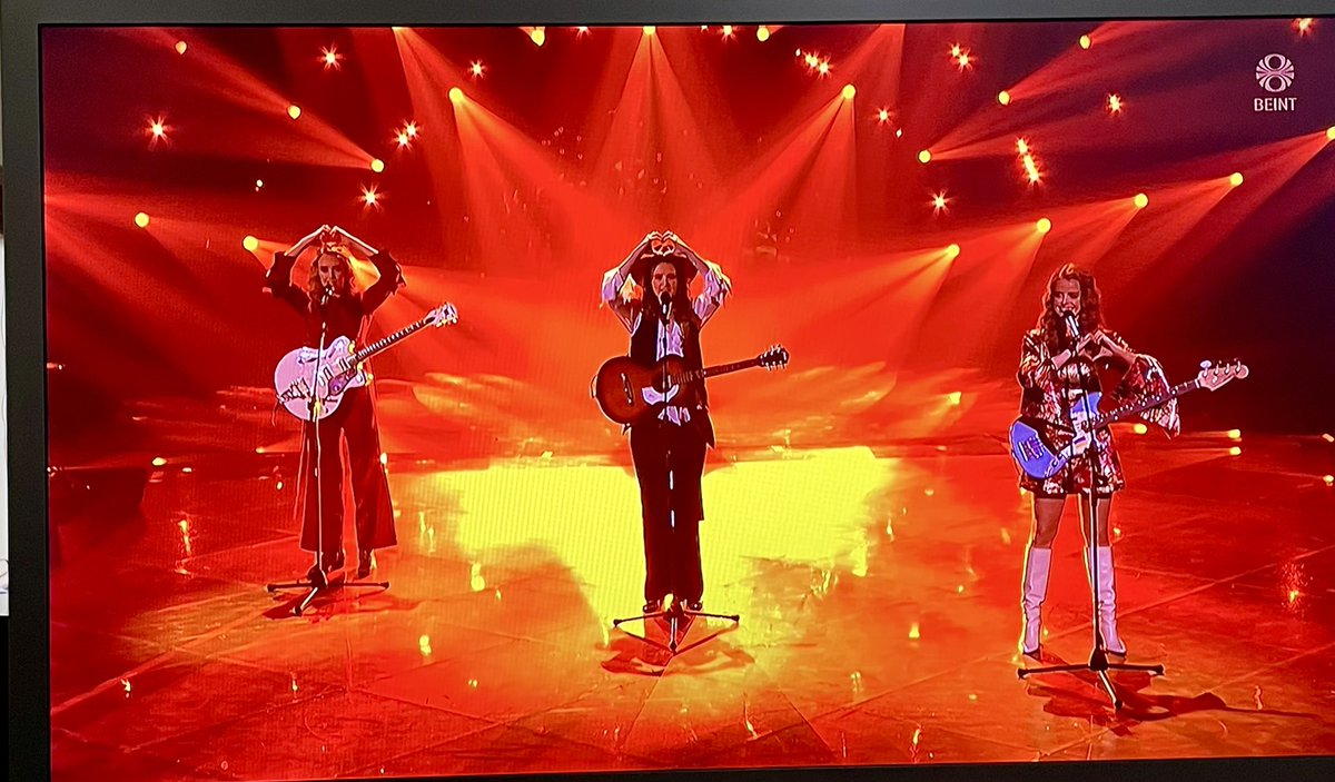 #12stig #Eurovision2022 #Eurovision #heartfelt #iceland #beautiful #peace 🌻🥰 #systur