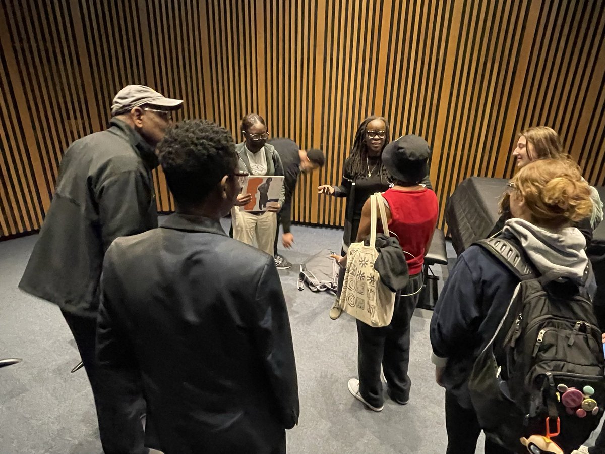 SShonekan's tweet photo. My last class at Mizzou! Loved spending time with students in my Soul &amp; Country music class. We allowed the music to lead us to complicated conversations about race, identity, politics, patriotism, religion, gender, capitalism. Great way to end my run at Mizzou! 🙌🏾 
📷 R.Frank https://t.co/2KCn6aNnj6