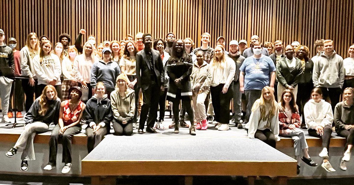 SShonekan's tweet photo. My last class at Mizzou! Loved spending time with students in my Soul &amp; Country music class. We allowed the music to lead us to complicated conversations about race, identity, politics, patriotism, religion, gender, capitalism. Great way to end my run at Mizzou! 🙌🏾 
📷 R.Frank https://t.co/2KCn6aNnj6