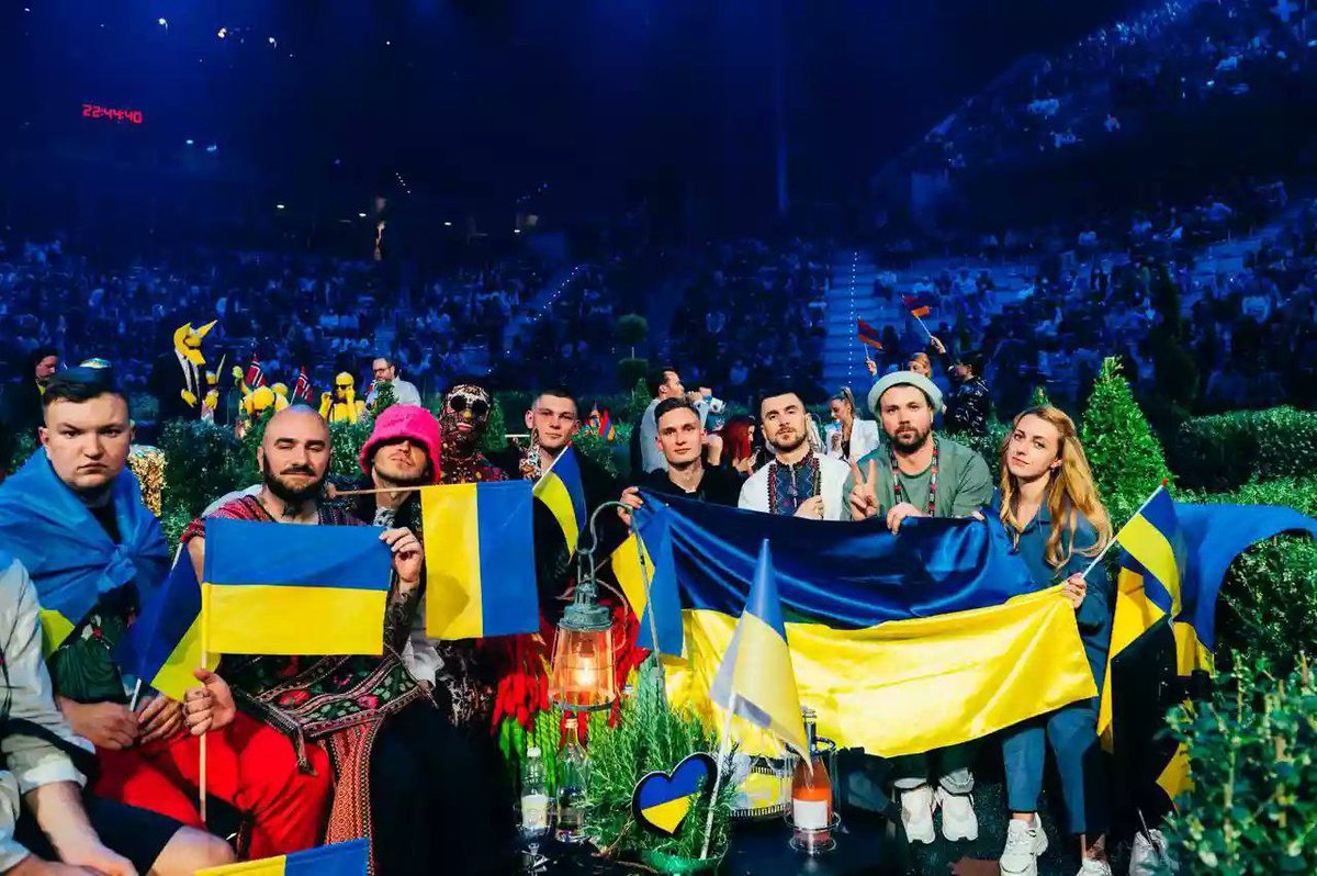 MarynaMaisyura's tweet photo. ПИШАЄМОСЯ!!!
#Eurovision  #KalushOrchestra https://t.co/8OnmXRxLrm